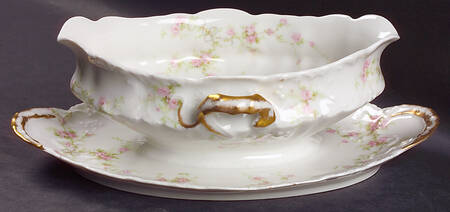 Marie (Scattered Flowers) Gravy Boat with Attached Underplate