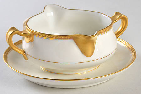 Marquis  Round Gravy Boat/Attached Underplate