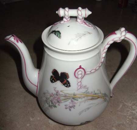 Meadow Visitors (Smooth, No Trim) Teapot & Lid