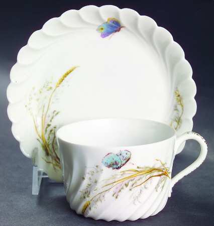 Meadow Visitors (Blank 413) Flat Cup & Saucer Set