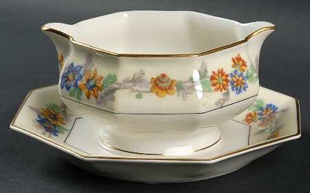 Miami Cream Gravy Boat with Attached Underplate