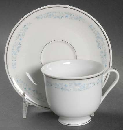 Michelle Footed Cup & Saucer Set
