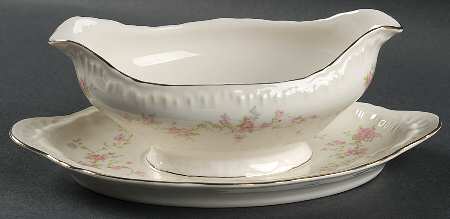 Millbury Gravy Boat with Attached Underplate