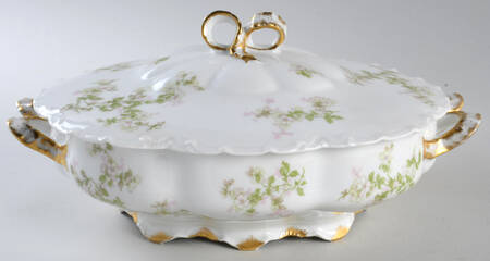 Montebello Oval Covered Vegetable