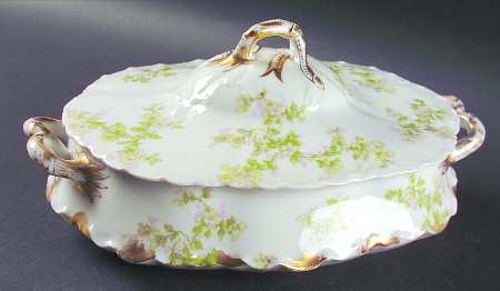 Montebello Oval Covered Vegetable