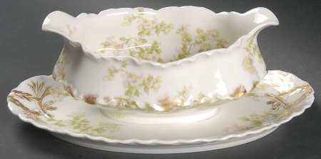Montebello Gravy Boat with Attached Underplate