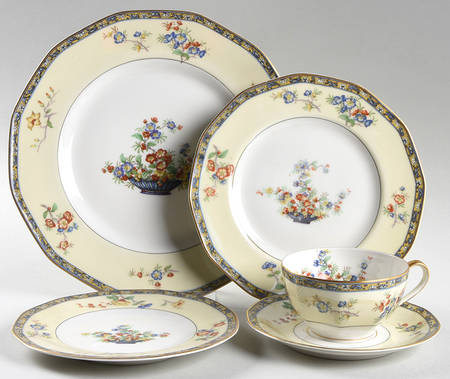 Montreux 5 Piece Place Setting