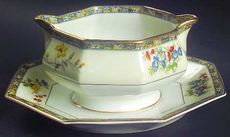 Montreux Gravy Boat with Attached Underplate