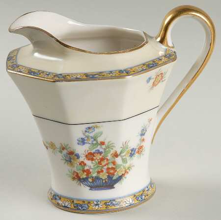 Montreux Creamer