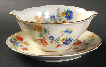 My Garden (Scalloped) Gravy Boat with Attached Underplate