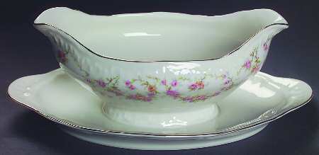 Naomi Gravy Boat with Attached Underplate