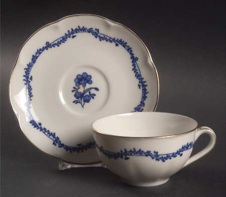 Nicolette Flat Cup & Saucer Set