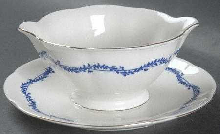 Nicolette Gravy Boat with Attached Underplate