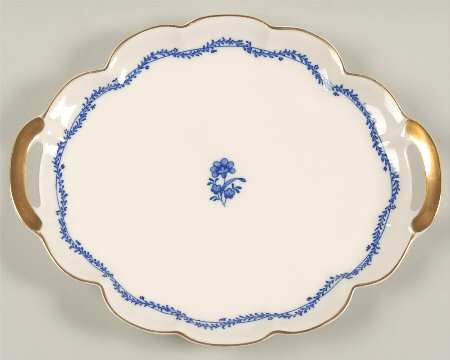 Nicolette Handled Cake Plate