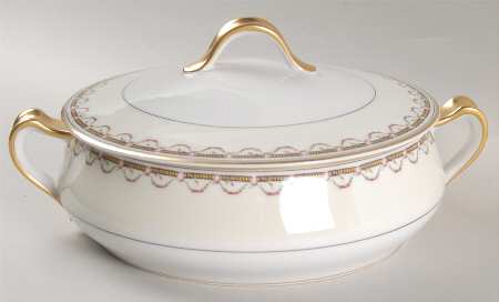 Notre Dame Round Covered Vegetable