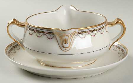 Notre Dame Gravy Boat with Attached Underplate