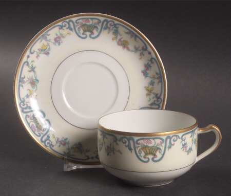 Noinville Flat Cup & Saucer Set