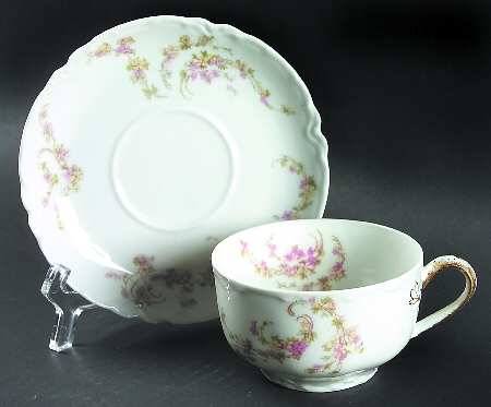 Norma Flat Cup & Saucer Set