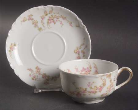 Norma Flat Cup & Saucer Set