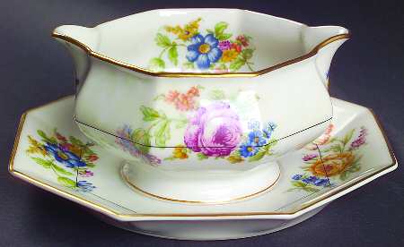 Nosegay (12 Sided) Gravy Boat with Attached Underplate