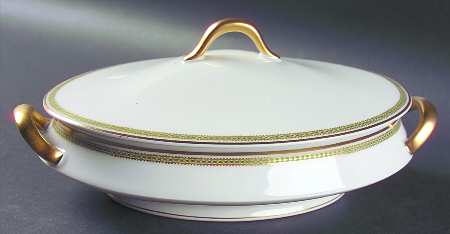 Orleans Oval Covered Vegetable