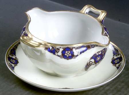 Parisien Gravy Boat with Attached Underplate