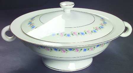 Pemberton Round Covered Vegetable