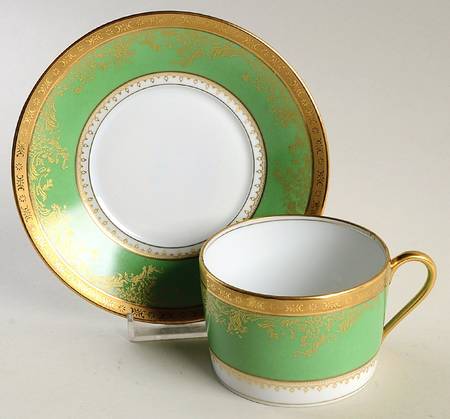 Pompadour Green Flat Cup & Saucer Set