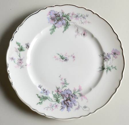 Pompadour Lavender Pink (Platinum Trim) Salad Plate