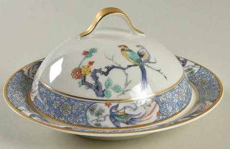 Rajah Round Covered Butter with Strainer