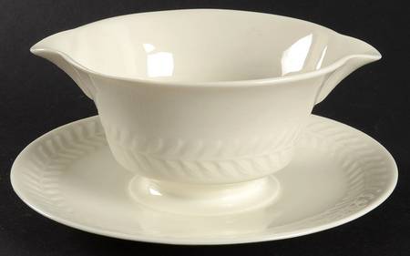 Regents Park White Gravy Boat with Attached Underplate