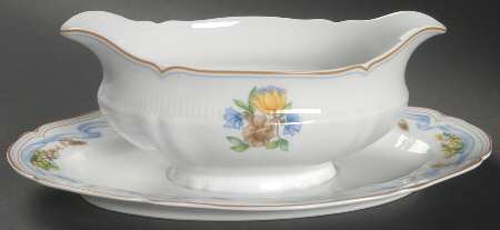 Ribbon Gravy Boat with Attached Underplate