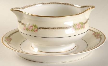Richmond Gravy Boat with Attached Underplate