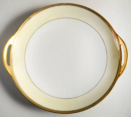 Rochambeau Handled Cake Plate