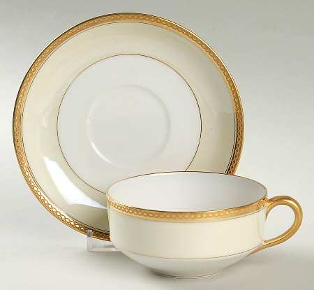 Rochambeau Flat Cup & Saucer Set