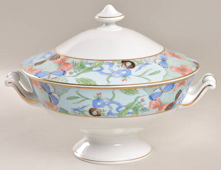 Romantique (White Backgd) Tureen &  Lid