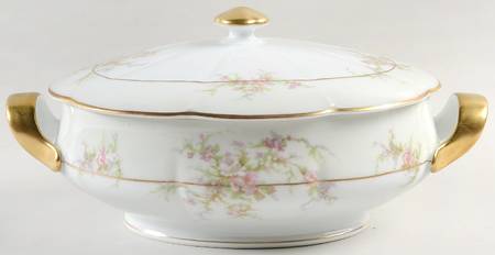 Rosalinde (France, Gold Trim) Oval Covered Vegetable