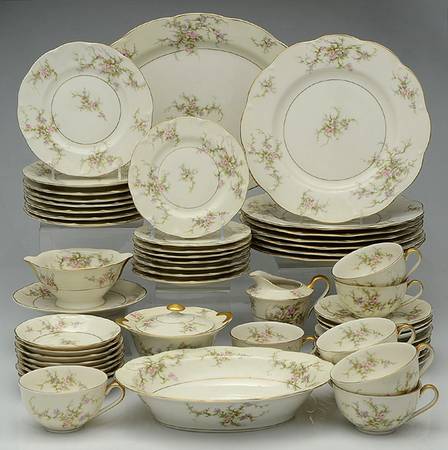 Rosalinde (New York) 54  Piece Estate Set