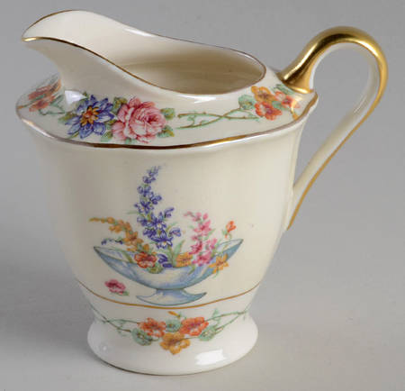 Royale (New York) Creamer