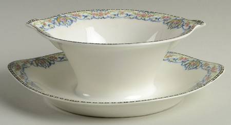 Rumania Gravy Boat with Attached Underplate