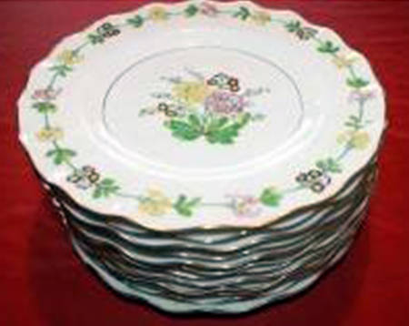 Saybrook Scalloped Luncheon Plate