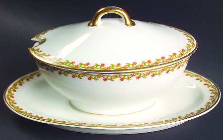Schleiger 101A Sauce Boat with Attached Underplate & Lid