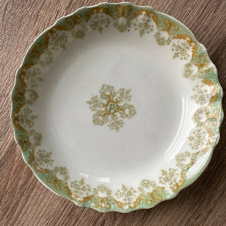 Schleiger 1061 Coupe Luncheon Plate