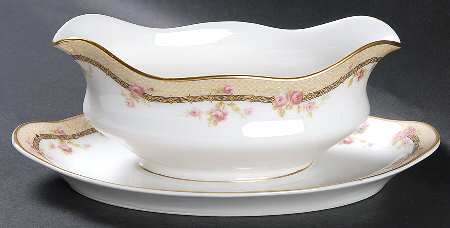 Schleiger 1070 Gravy Boat with Attached Underplate