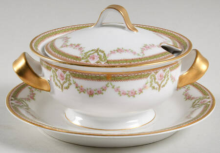 Schleiger 1073A Sauce Boat with Attached Underplate & Lid