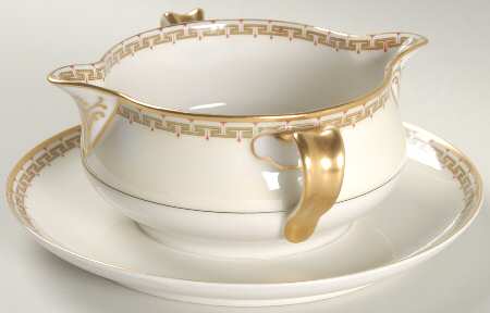 Schleiger 107c Gravy Boat with Attached Underplate