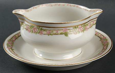 Schleiger 1084 Round Gravy Boat/Attached Underplate