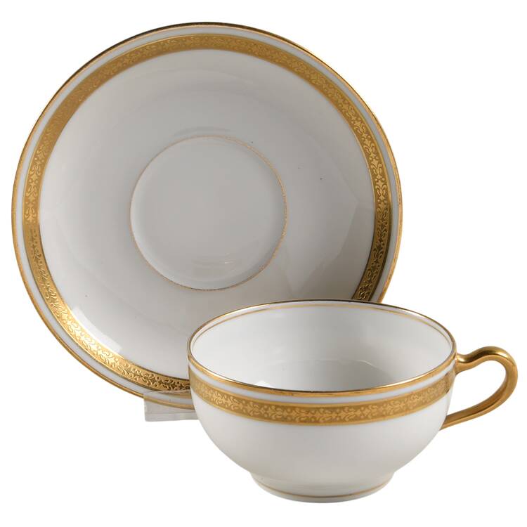 Schleiger 1106 Footed Cup & Saucer Set