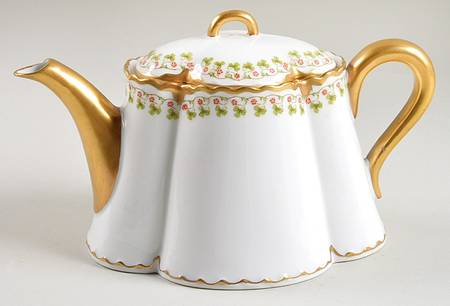 Schleiger 113  Teapot & Lid