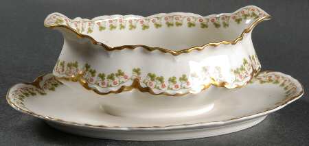 Schleiger 113  Gravy Boat with Attached Underplate